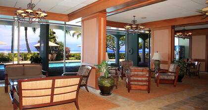 Lahaina Shores #532 Studio Bedroom Condo by RedAwning
