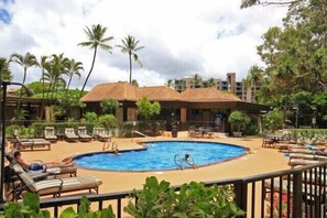 Condo, 1 Bedroom | Kolam renang