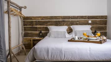 Chambre Double | Literie de qualité supérieure, bureau, Wi-Fi gratuit