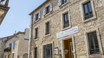 Entrée de l’hébergement