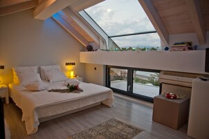 Ropa de cama de alta calidad, colchones con efecto memoria y minibar 