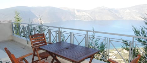 House, 2 Bedrooms (4) | Balcony
