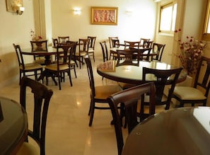 Restaurant - Hotel Meletiou (Thebes)