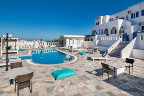 Economy Twin Room | In-room safe, desk, iron/ironing board, free WiFi