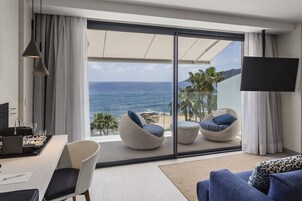 Minibar, caja fuerte, escritorio y sistema de insonorización