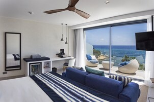 Minibar, caja fuerte, escritorio y sistema de insonorización