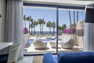 Minibar, caja fuerte, escritorio y sistema de insonorización