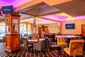 Breakfast and dinner served, British cuisine - The Revelstoke Hotel (Bridlington)