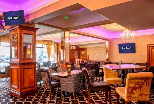 Breakfast and dinner served, British cuisine - The Revelstoke Hotel (Bridlington)