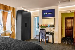 Iron/ironing board, cribs/infant beds, free WiFi - The Revelstoke Hotel (Bridlington)