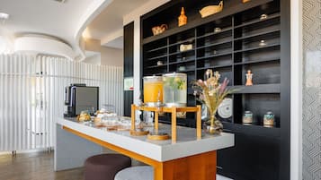 Breakfast and dinner served, local and international cuisine