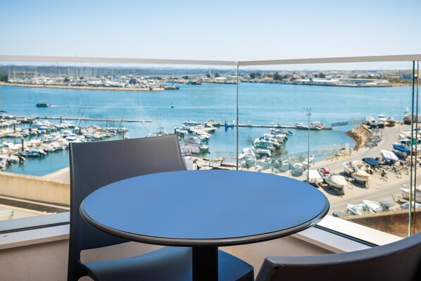 Chambre Double Deluxe, vue fleuve | Vue sur la rue