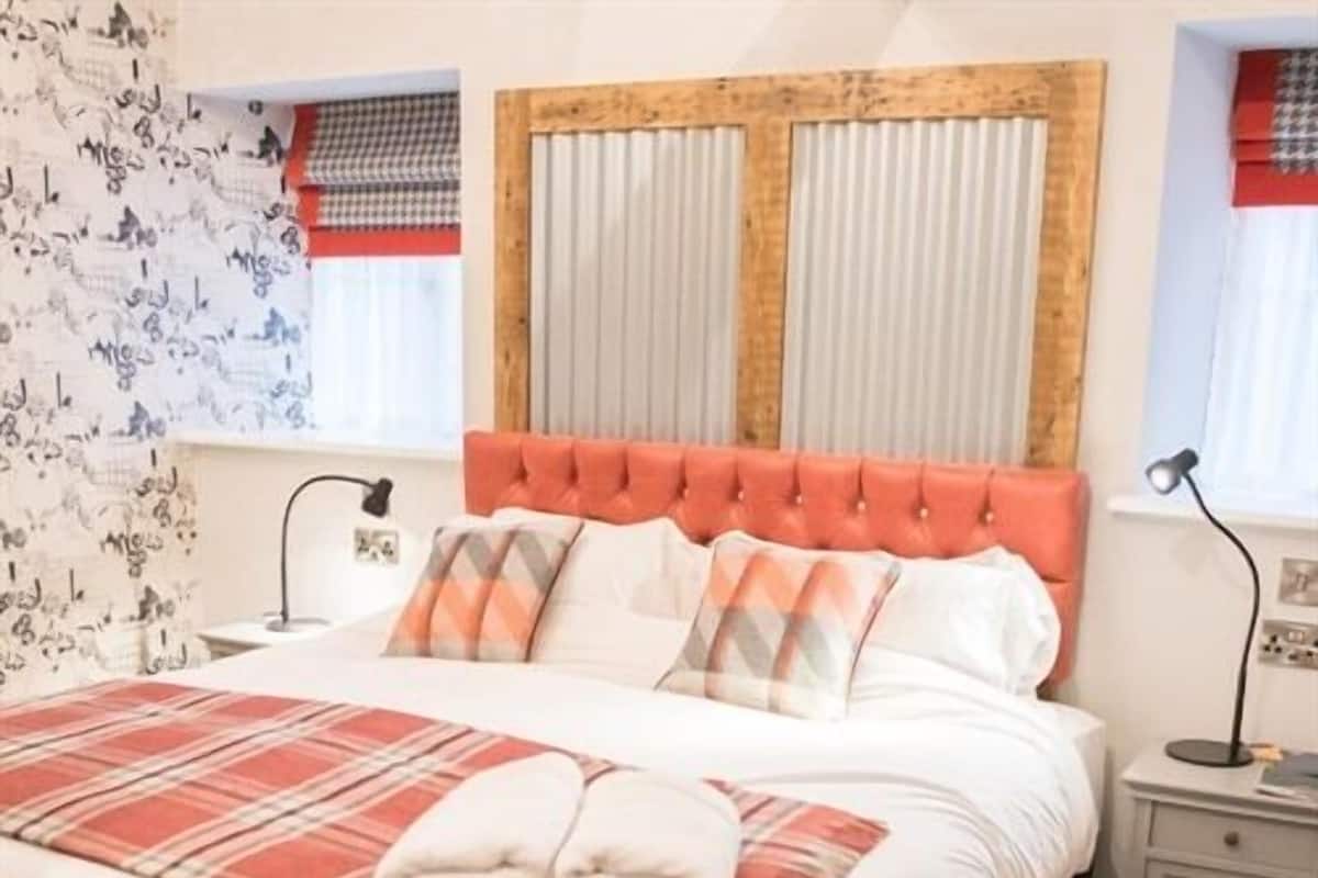 Suite Standar, ensuite (Football Field)