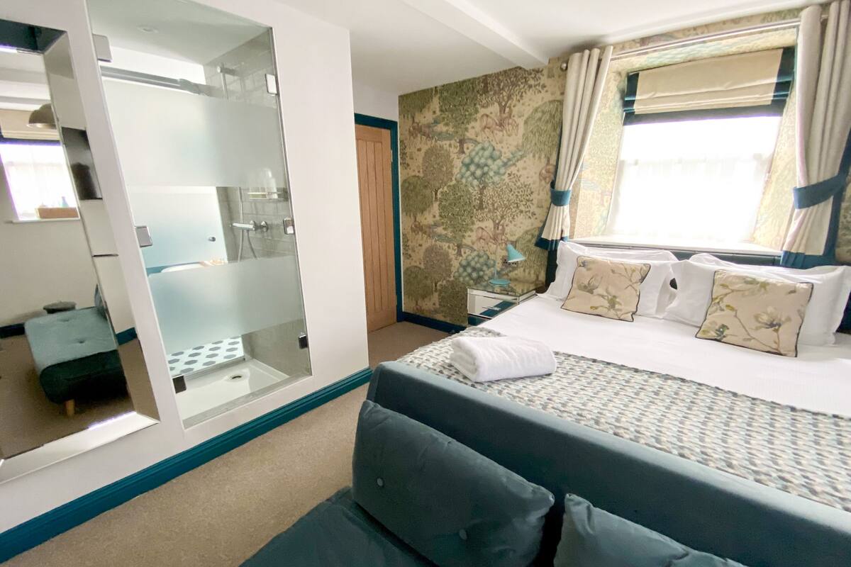Suite Superior, ensuite (Cuckoo Pen)