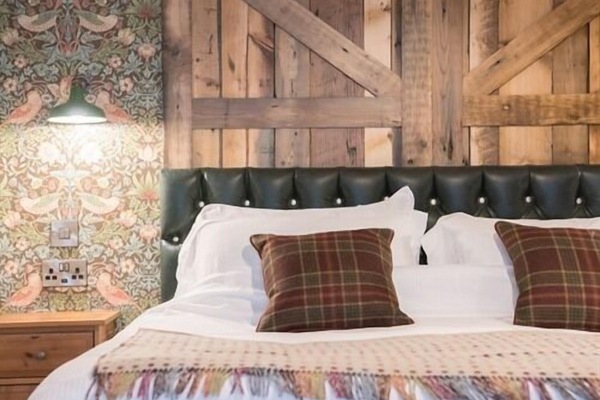 Standard Suite, Accessible, Ensuite (Barn Field)