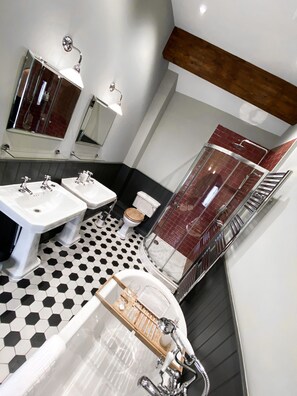 Superior Suite, Ensuite (Eastbrook Valley) | Bathroom - Helen Browning's Royal Oak (Swindon)