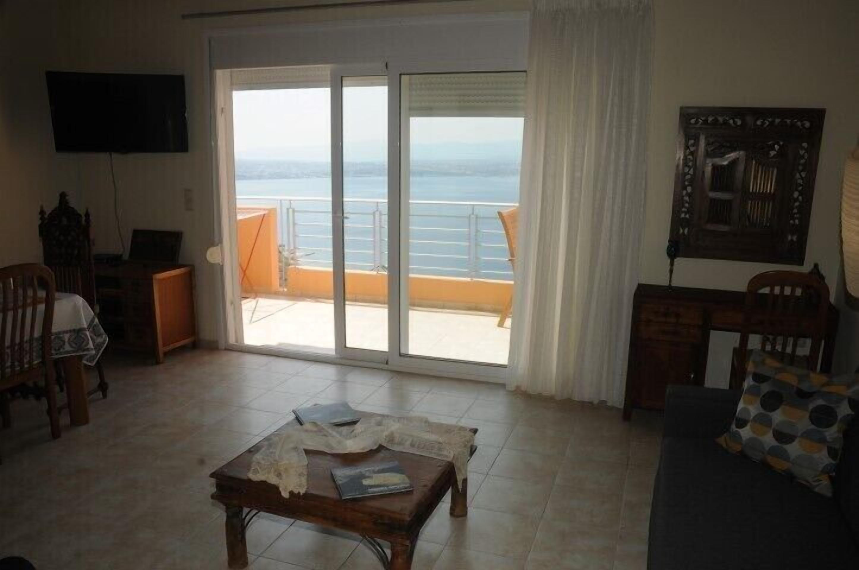 Căn hộ Tiêu chuẩn | Khu phòng khách | TV màn hình phẳng, đầu đĩa DVD 