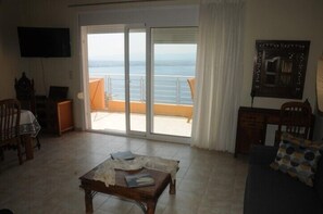 標準公寓 | 客廳 | 平面電視、DVD 播放機