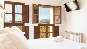 Superior Room | Individually decorated, individually furnished, blackout drapes