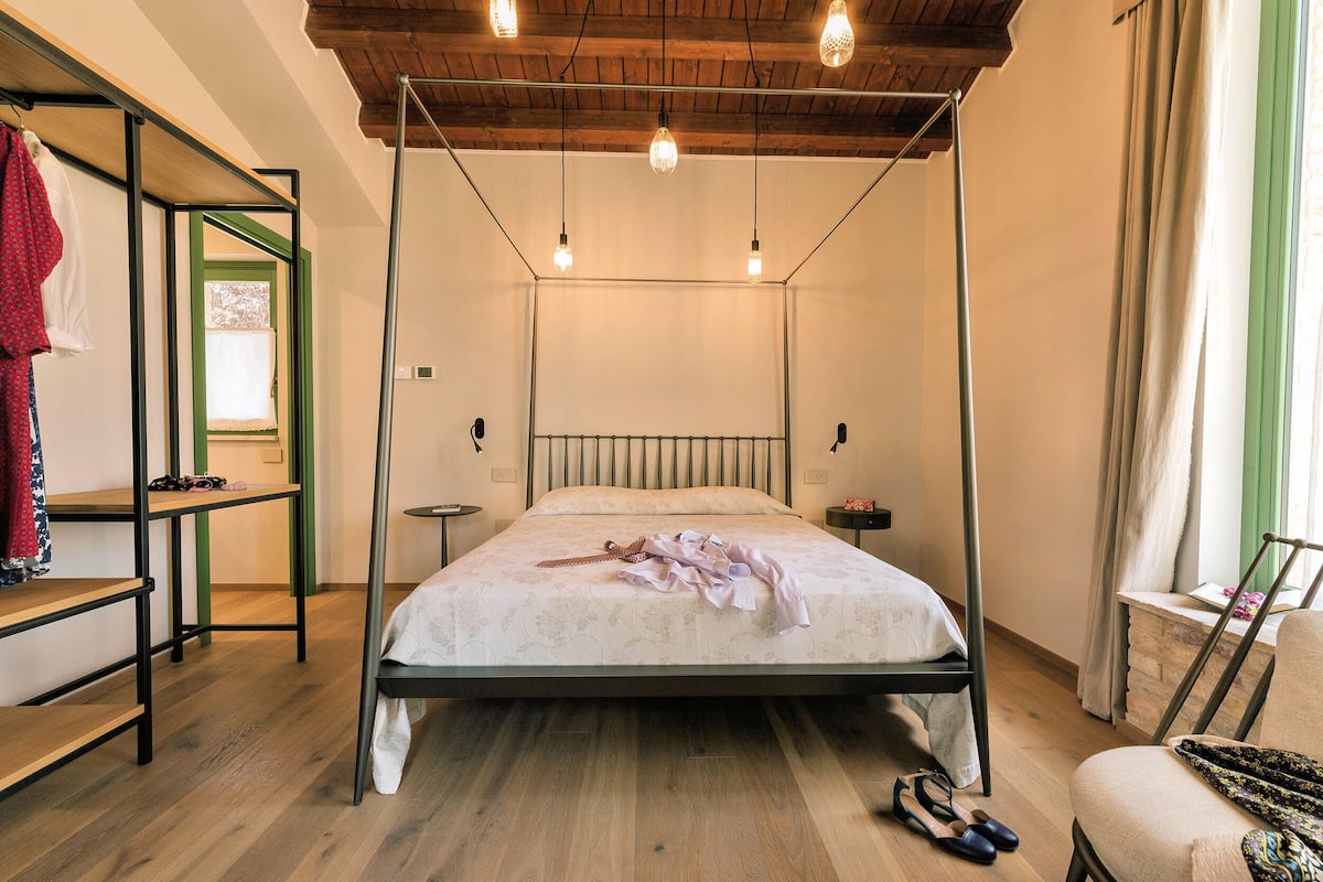 ห้องดีลักซ์, ระเบียง, วิวสวน | เครื่องนอนระดับพรีเมียม, โต๊ะทำงาน, พื้นที่ทำงานแบบใช้แล็ปท็อป