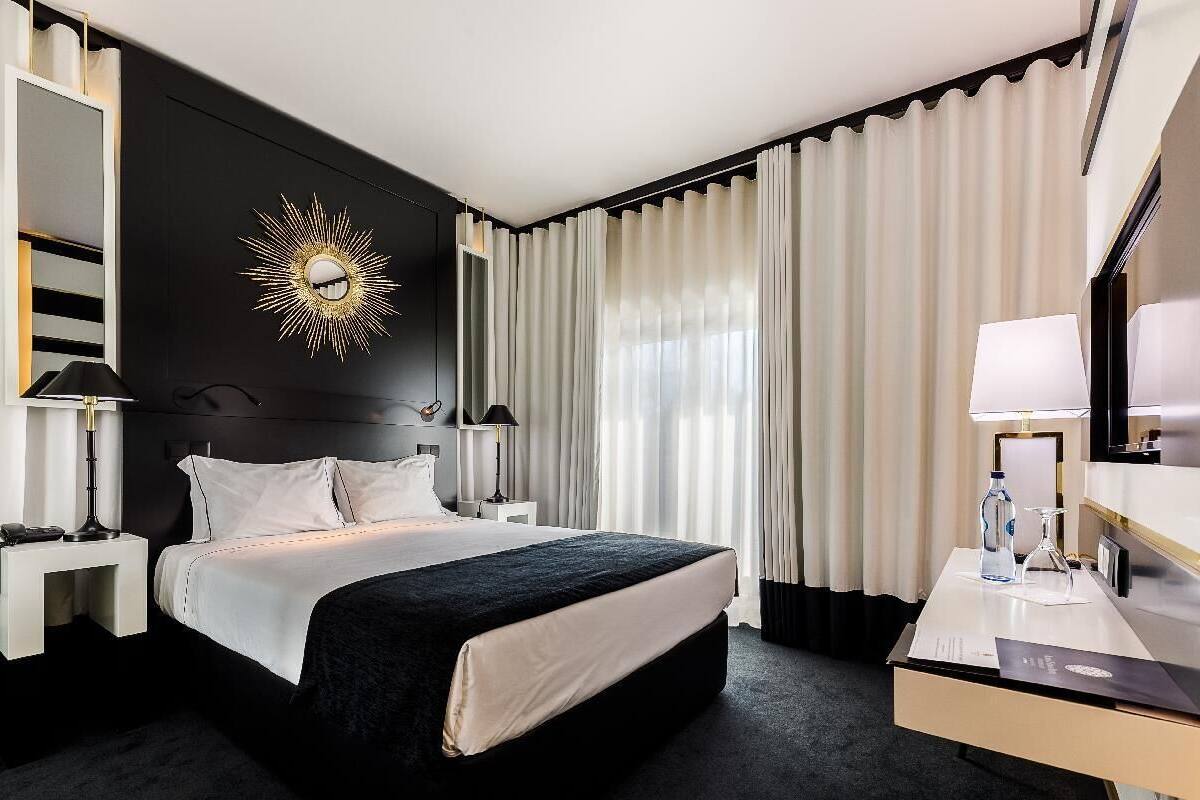 Minibar, in-room safe, desk, blackout drapes