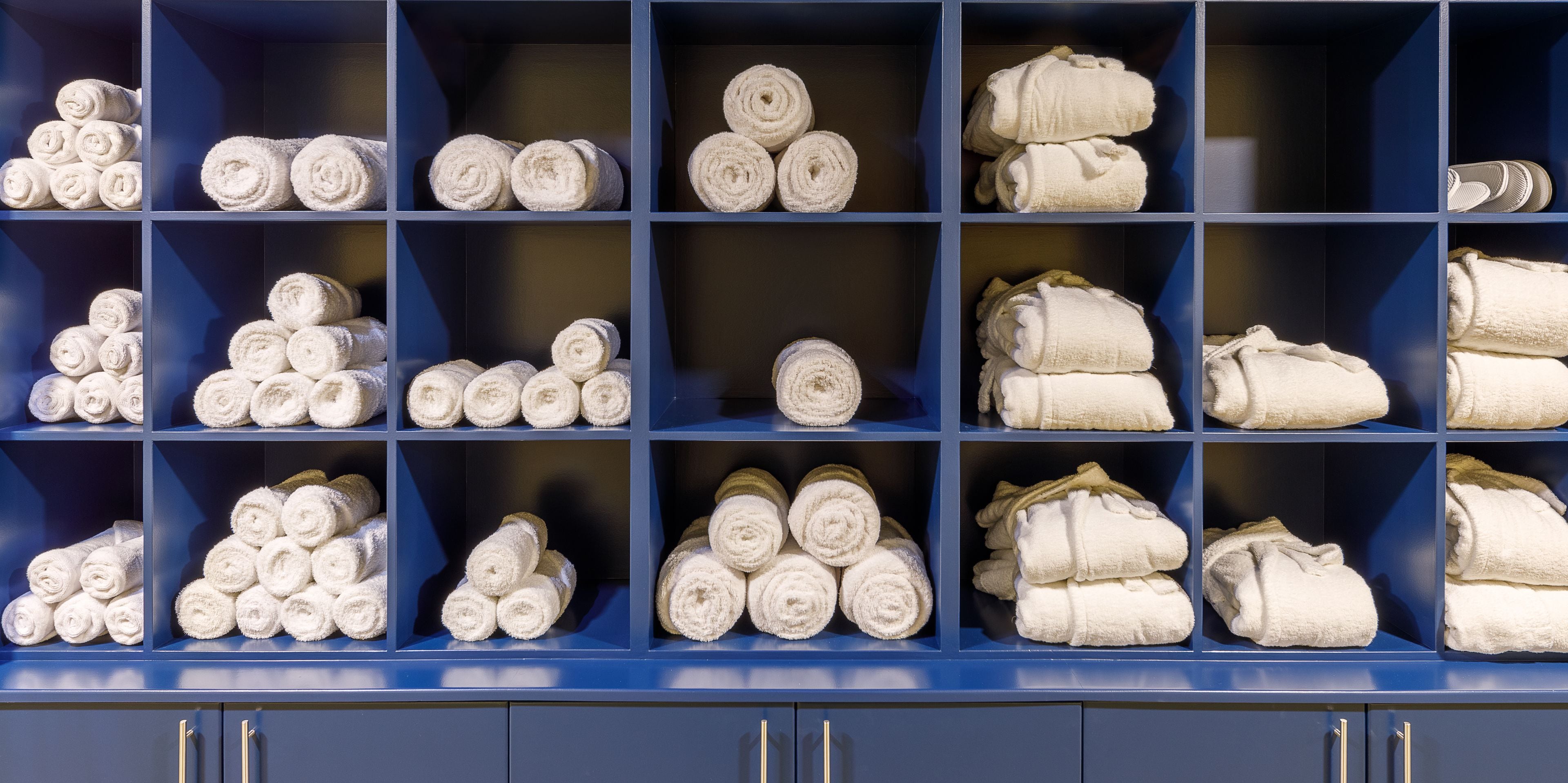 sauna, hot tub, steam room, turkish bath/hammam, body treatments