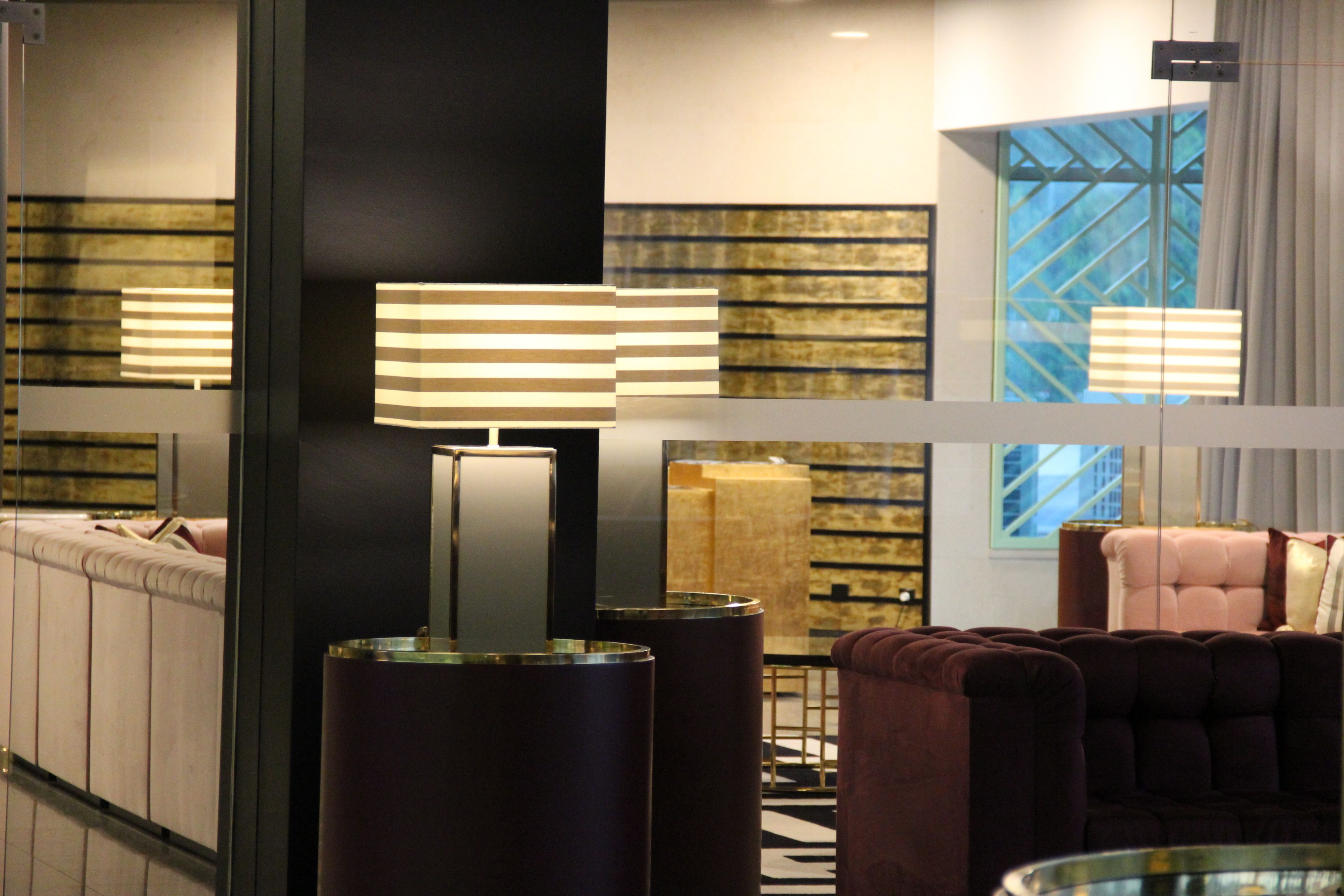 2 bars/lounges, piano bar