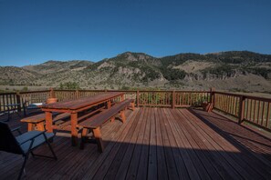 Sundeck - Erik's Ranch (Livingston)