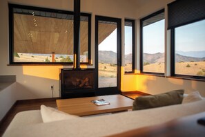 Luxury Cabin | Living area