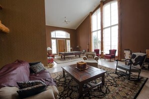 Casa superluxo, 5 quartos, sacada, vista para a montanha | Área de estar