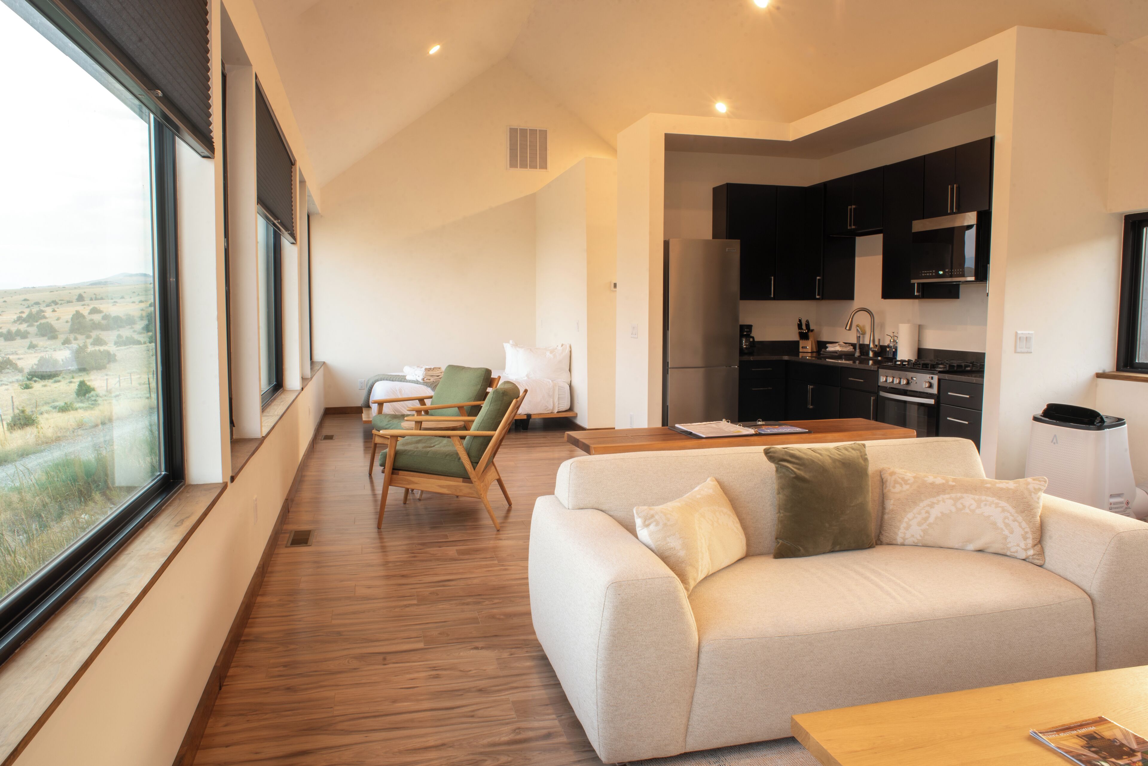 Deluxe Cabin | Living area