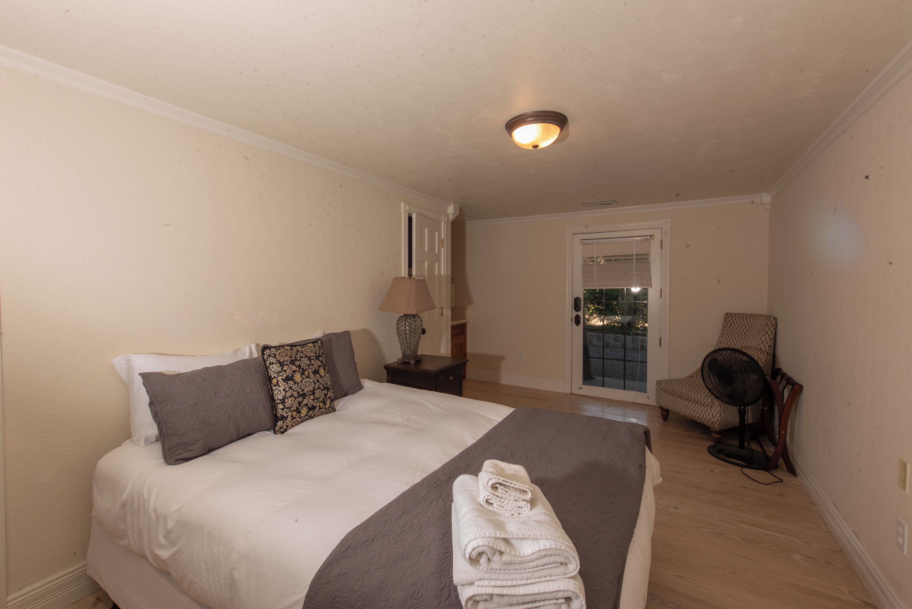 Luxury House, 5 Bedrooms, Balcony, Mountain View | Premium bedding, iron/ironing board, free WiFi, bed sheets