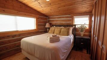 Cabin, 1 Bedroom, Mountain View | Premium bedding, iron/ironing board, free WiFi, bed sheets