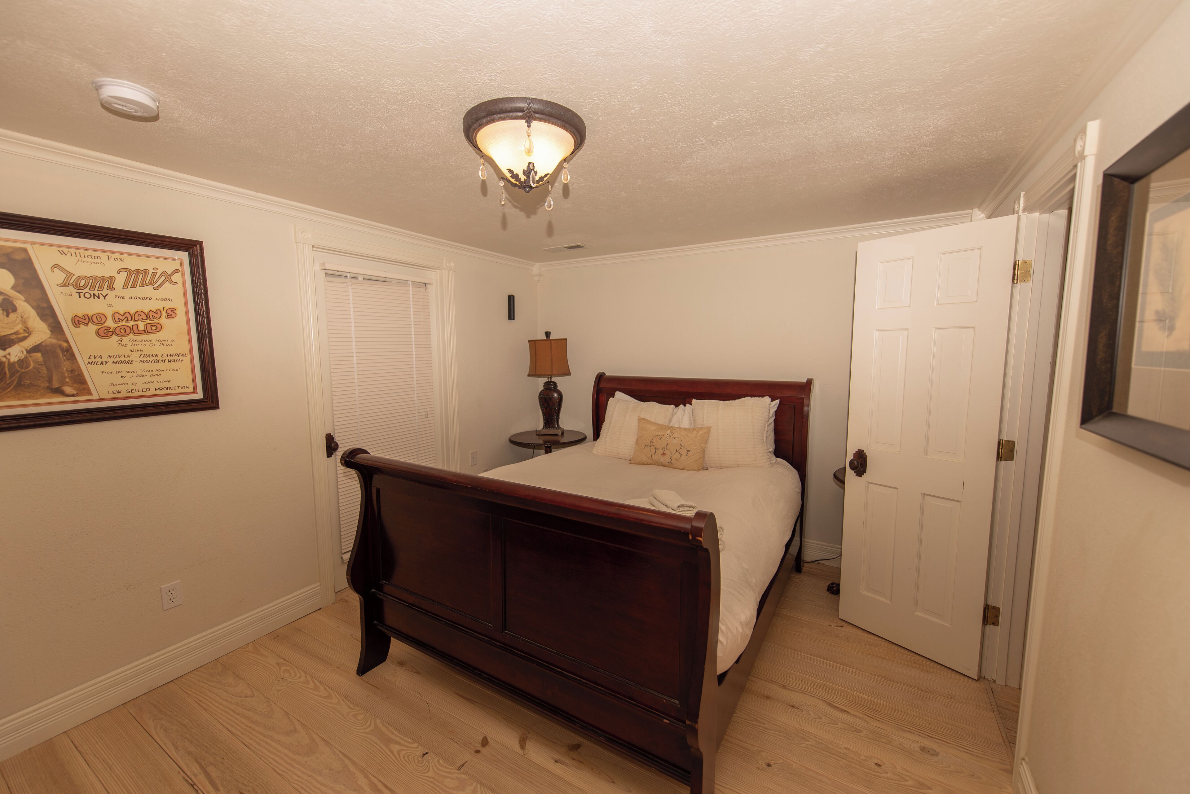 Luxury House, 5 Bedrooms, Balcony, Mountain View | Premium bedding, iron/ironing board, free WiFi, bed sheets