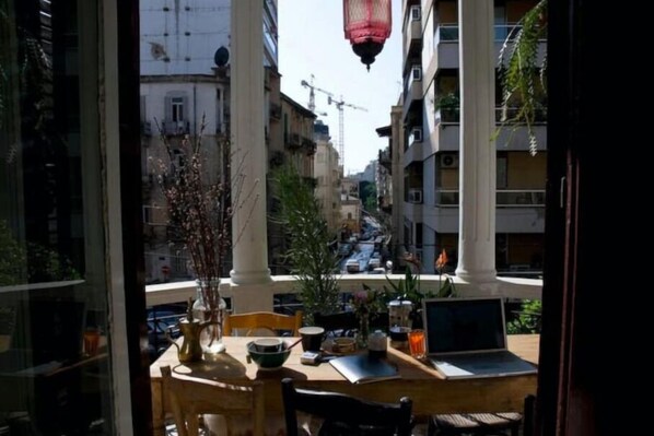Terrace/patio - Hayete Guesthouse (Beirut)