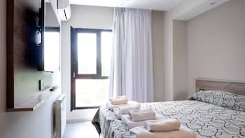 Premium bedding, desk, soundproofing, free WiFi