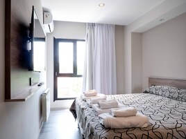 Premium bedding, desk, soundproofing, free WiFi