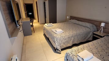 Superior Studio Suite | Premium bedding, desk, soundproofing, free WiFi