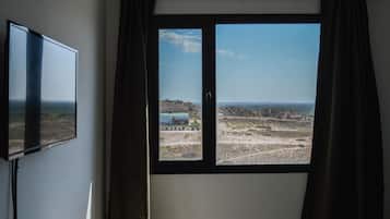 Apartment, 2 Bedrooms | Premium bedding, desk, soundproofing, free WiFi