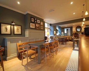 Breakfast, lunch, dinner served; British cuisine  - Bridge Street House (Winchester)