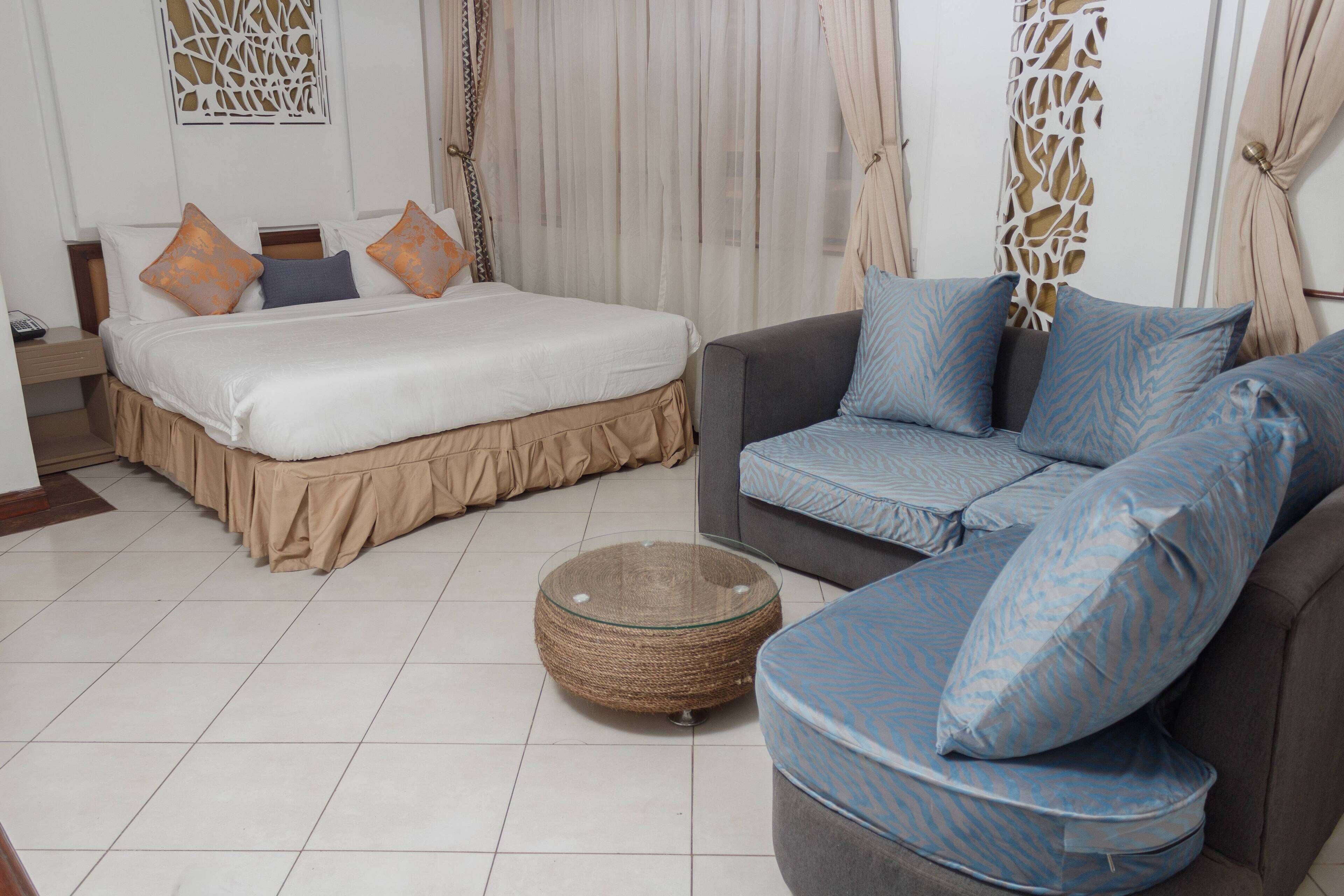 Executive Double Room | Desk, soundproofing, free WiFi, bed sheets