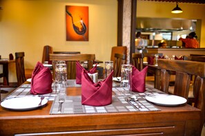 Engelsk frokost hver dag (USD 10 per person)