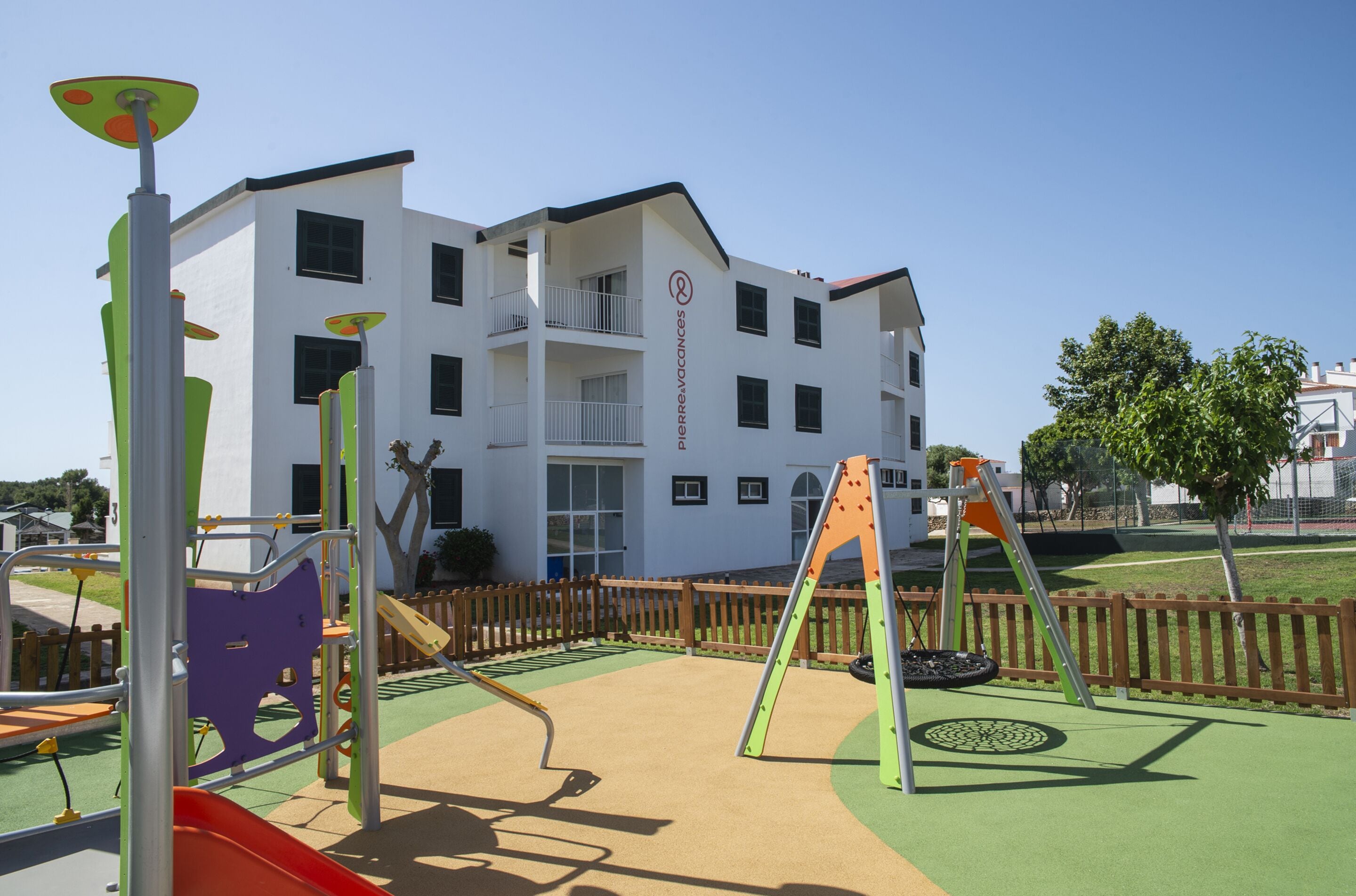 Área de juegos infantiles al aire libre