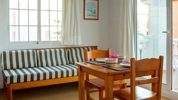 Apartment, 1 Bedroom, Terrace | Living area