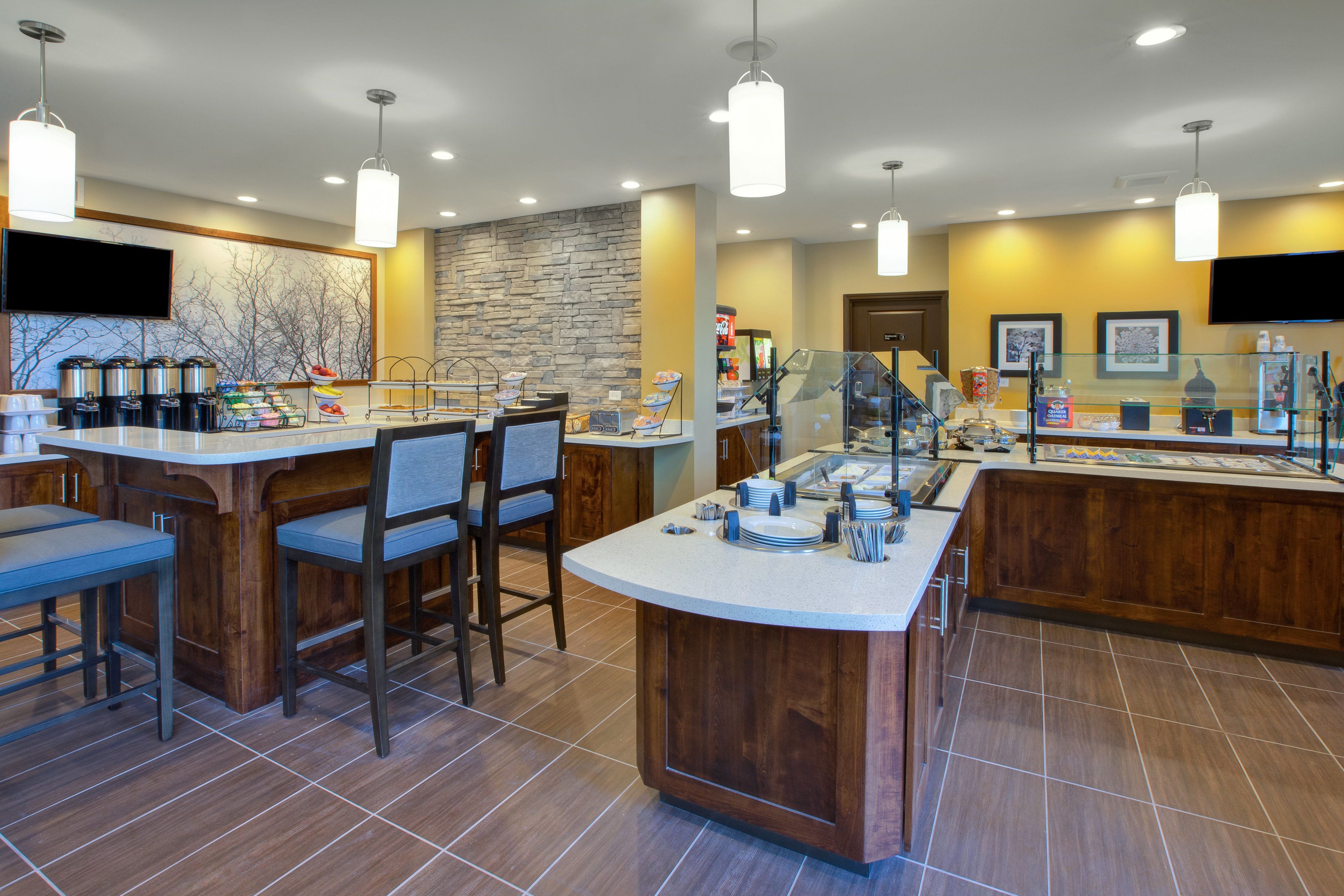 free buffet breakfast