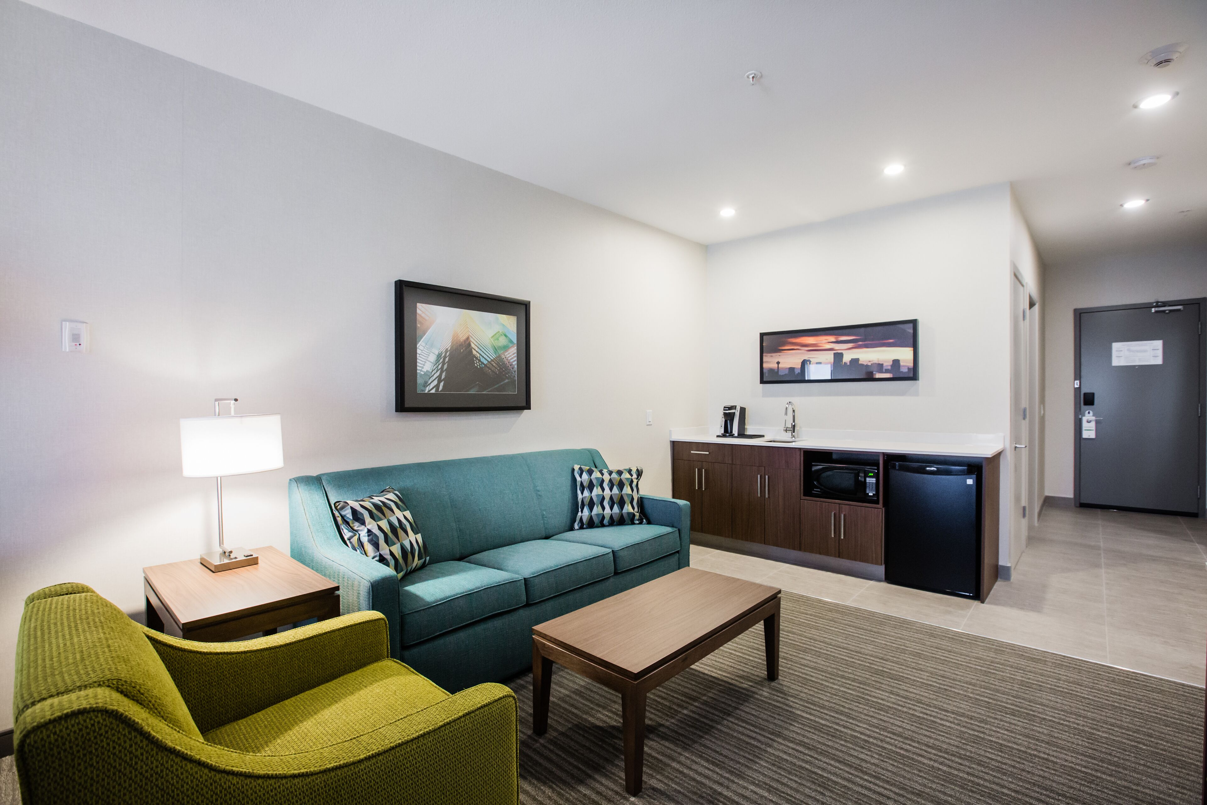 Suite, 1 King Bed (Walk-In Shower) | Desk, blackout drapes, soundproofing, iron/ironing board