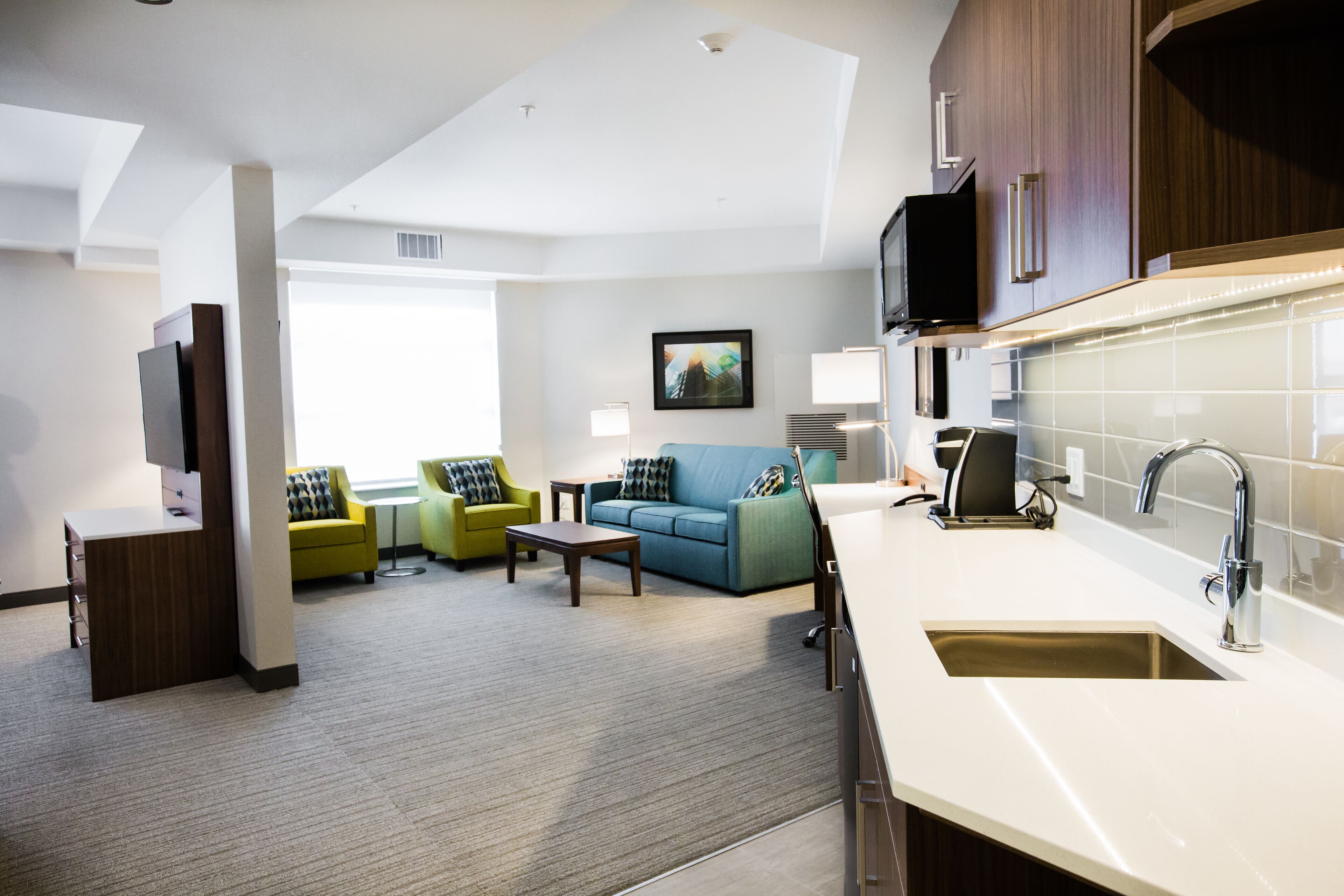 suite, 1 king bed, jetted tub | 1 bedroom, desk, blackout curtains, soundproofing