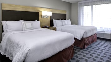 Ropa de cama hipoalergénica, escritorio, cortinas opacas
