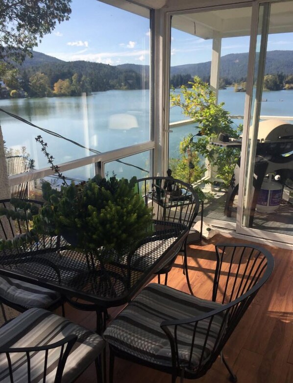 Casa, 3 dormitoris, vistes al llac, al costat del llac | Vista des de l'habitació