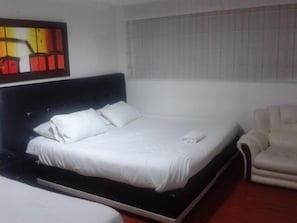 In-room safe, free WiFi